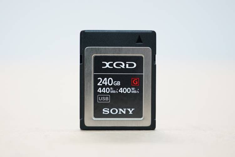 SONY XQDカード 240GB / 256GB | 撮影機材レンタル 特殊映材社
